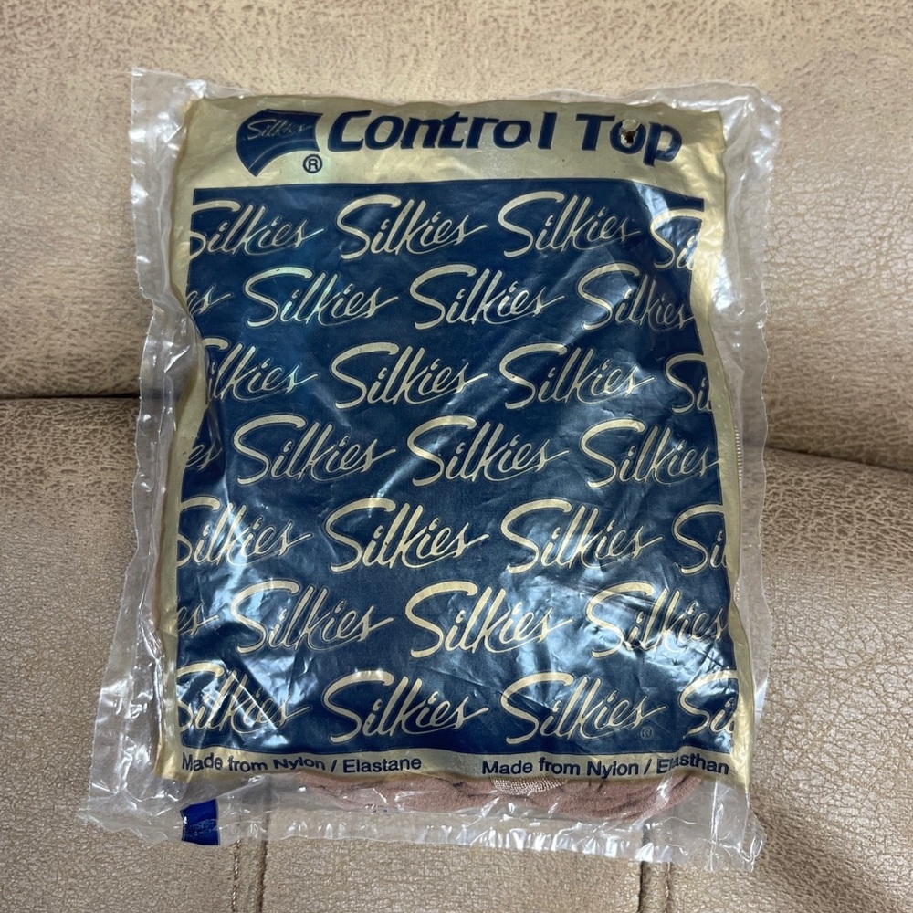 Silkies Control Top Pantyhose X-Tall Beige 070402 Nylon/Spandex Sealed Vintage